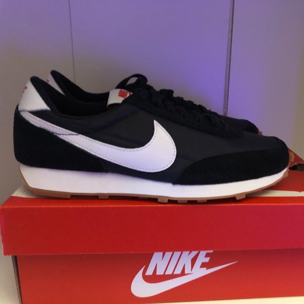 W NIKE DBREAK